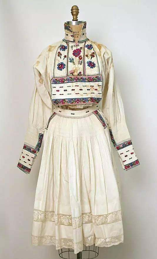 东欧传统服饰艺术 鞋帽的传承与特色