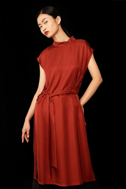 时尚配饰的视觉演绎 DYWA服装拍摄中的鞋帽搭配艺术